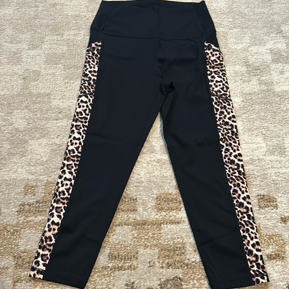 Zyia size 6-8 active wear / worn once